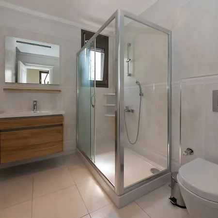 Villa Gunes 2 Icmeler Shared Pool