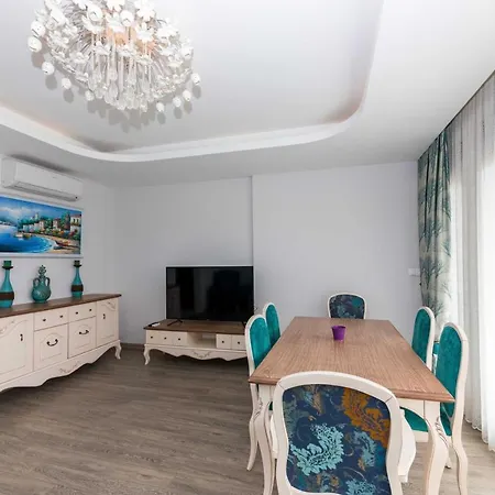 Villa Gunes 2 Icmeler Shared Pool *